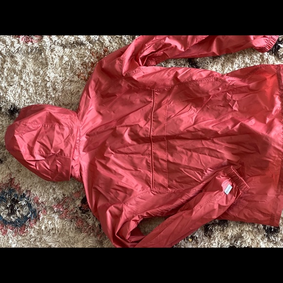 Women’s packable Columbia waterproof jacket - Picture 6 of 10